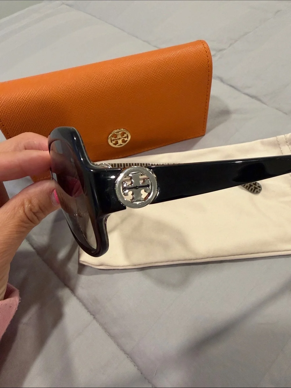 LIKE NEW Tory Burch Black Sunglasses